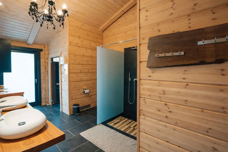 Großzügiges Badezimmer im Chalet Hahnenklee