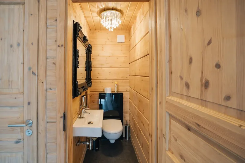 Separates Gäste-WC im Chalet Hahnenklee