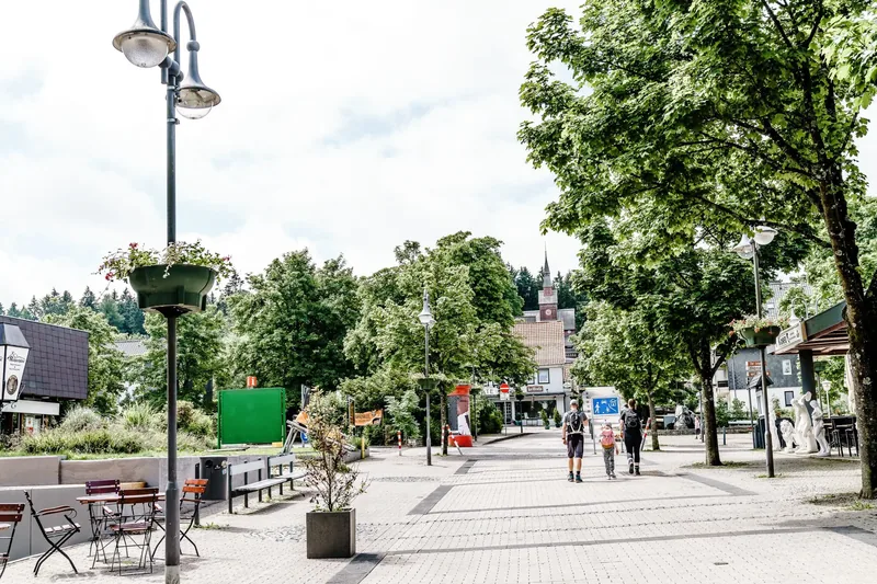 Fußgängerzone im Zentrum von Hahnenklee