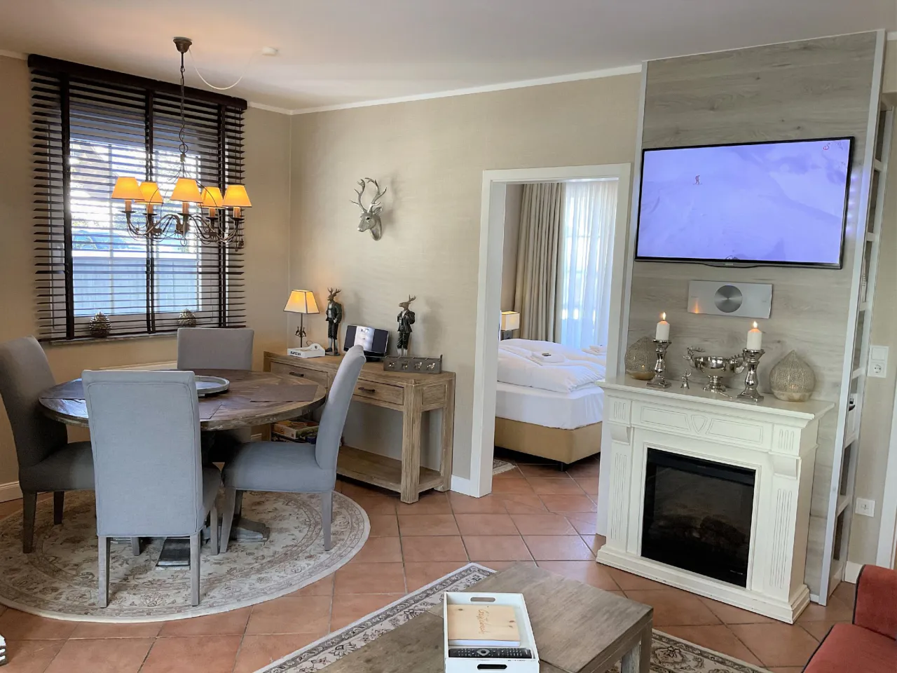 Ess- und Wohnbereich mit Durchblick ins Schlafzimmer – Bocksberg Blick Haus 1 Hirschzeit in Hahnenklee