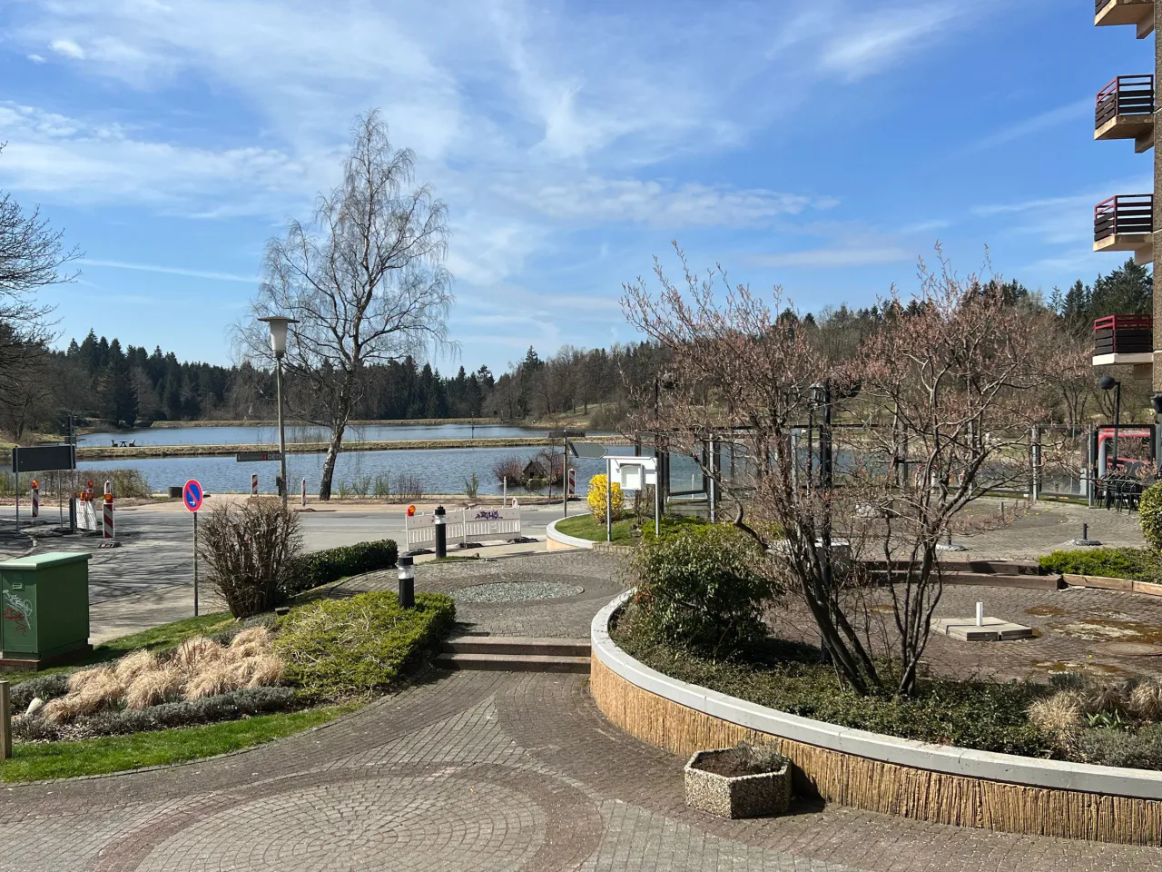 Ausblick auf die Seeanlage und Parkfläche – Haus Vier Jahreszeiten am See Die Stille in Hahnenklee