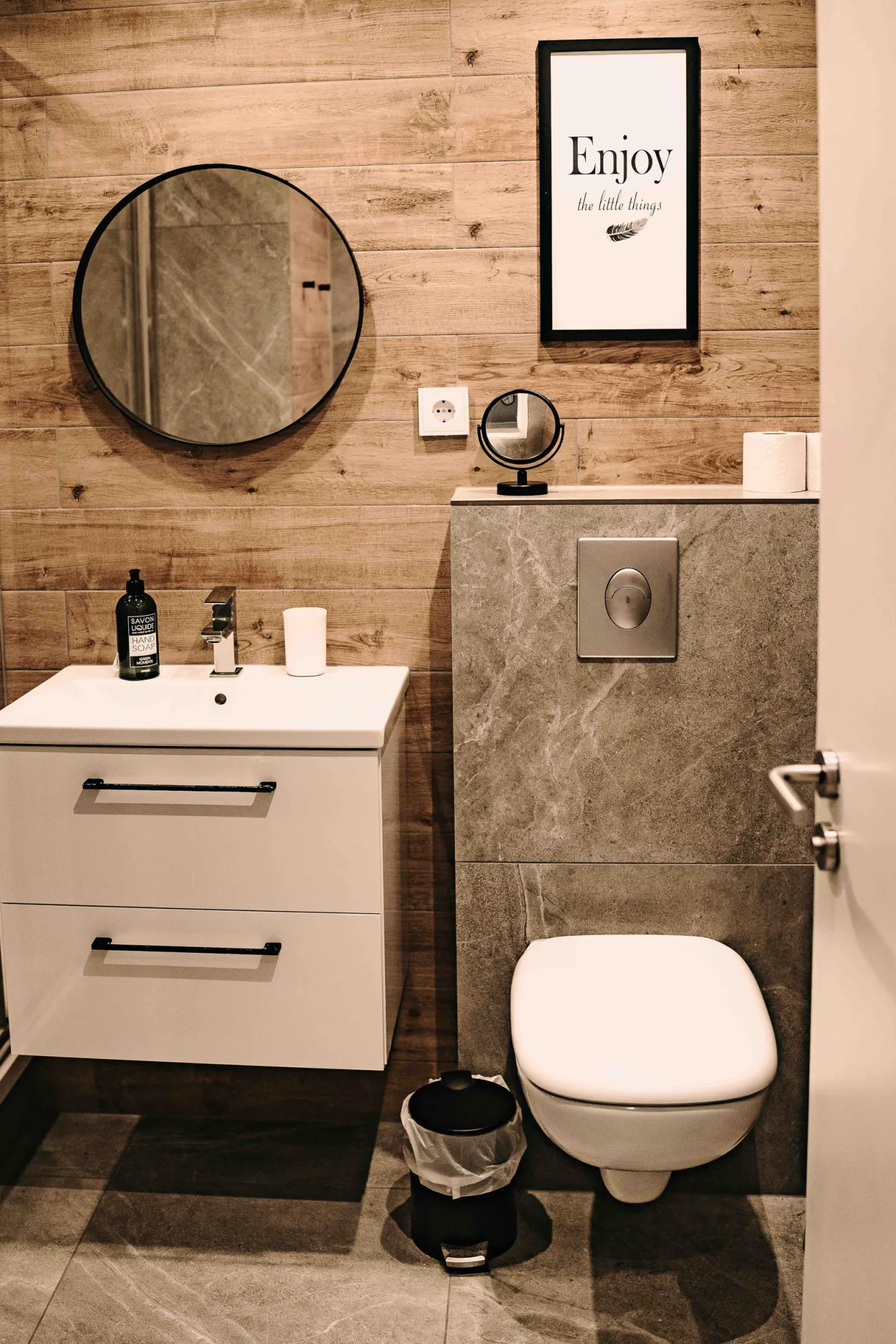 Badezimmer mit WC und Waschtisch – Haus Vier Jahreszeiten am See HS 463 in Hahnenklee