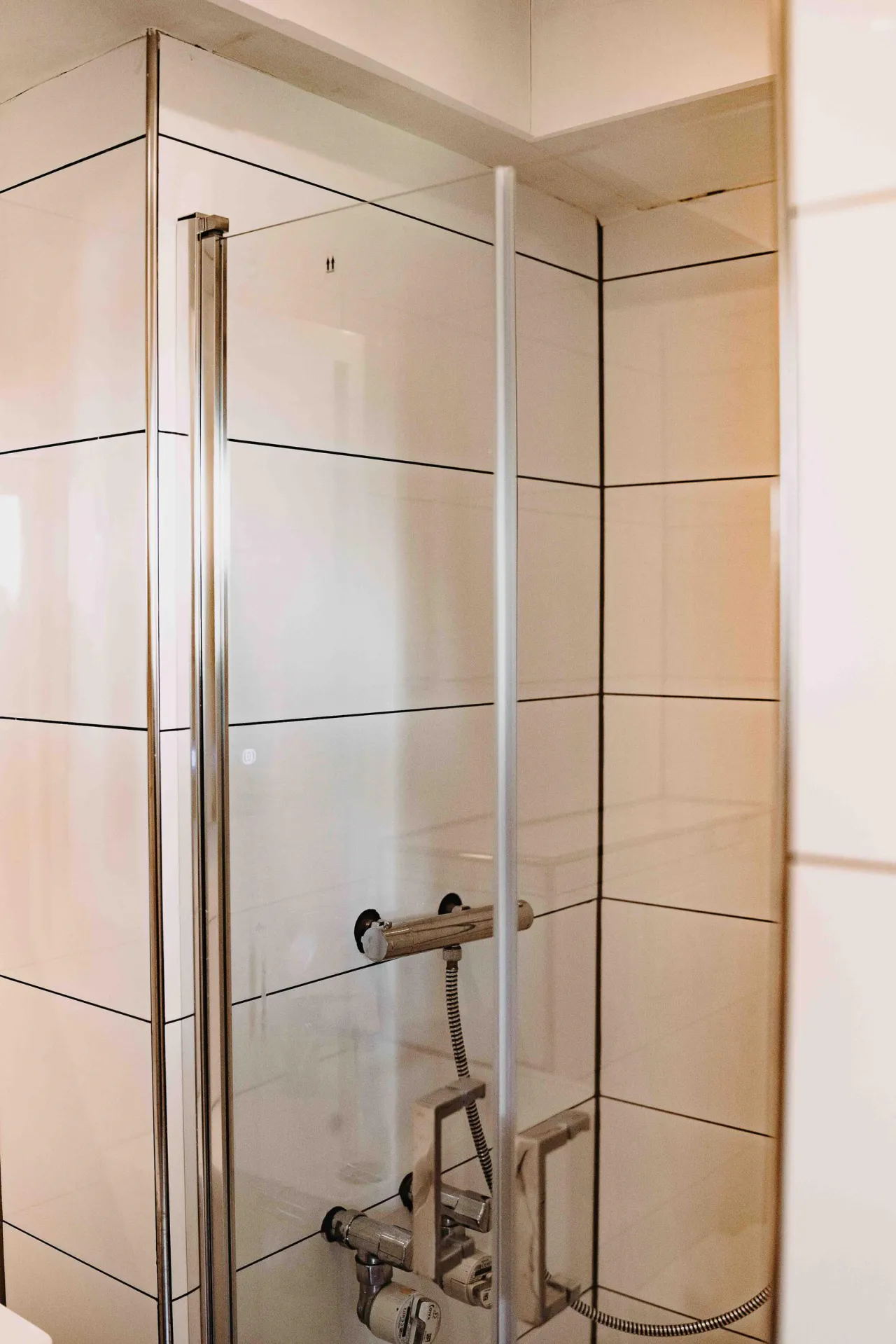 Duschkabine mit Glaswand – Haus Vier Jahreszeiten am See Penthouse Klee in Hahnenklee
